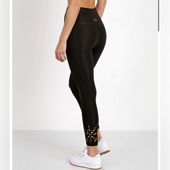 Beyond Yoga Knit Down High Wasited Midi Legging Black- Small - Picture 2 of 8